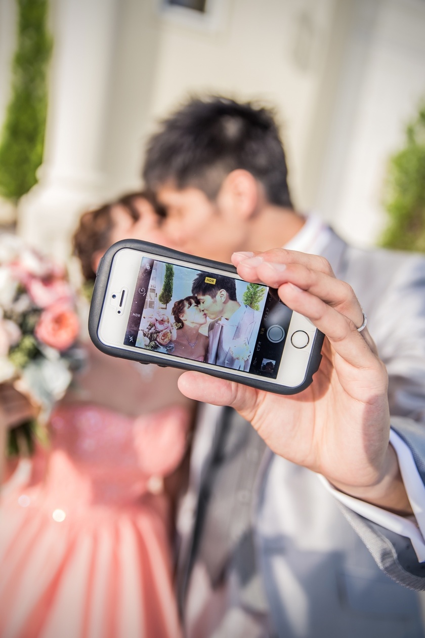 Surprisingly Difficult: Tips for Mastering 'Photo-in-Photo' Shots During Pre-Wedding Photography!にて紹介している画像
