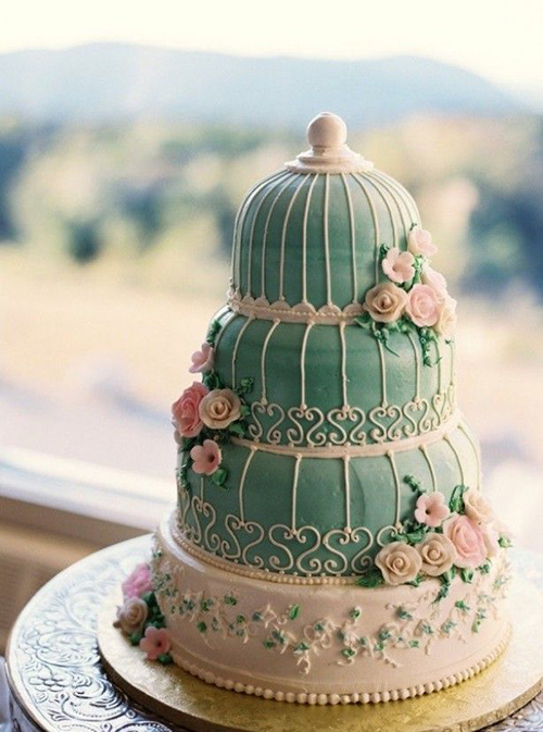 鳥かご型が可愛い♡wedding cakeを14こあつめましたにて紹介している画像