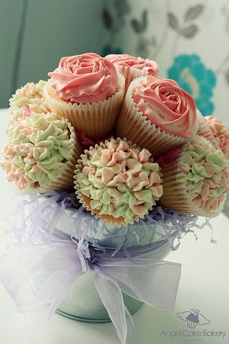 Can You Believe It?! This Bouquet is Made of Flower Cupcakes♡にて紹介している画像