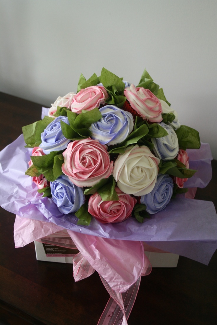 Can You Believe It?! This Bouquet is Made of Flower Cupcakes♡にて紹介している画像