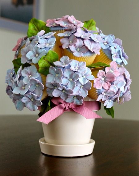 Can You Believe It?! This Bouquet is Made of Flower Cupcakes♡にて紹介している画像