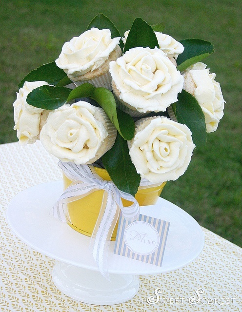 Can You Believe It?! This Bouquet is Made of Flower Cupcakes♡にて紹介している画像