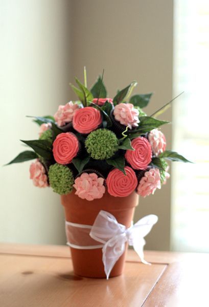 Can You Believe It?! This Bouquet is Made of Flower Cupcakes♡にて紹介している画像