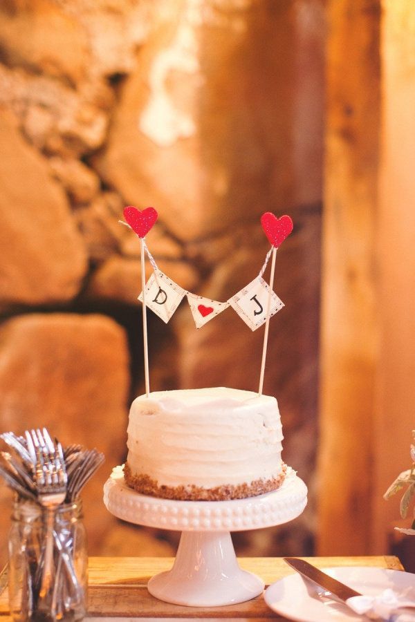 We've Compiled Cute Cake Toppers by Type ♡にて紹介している画像