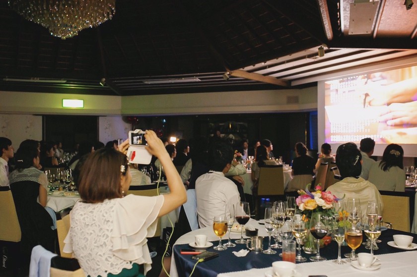 エンドロール、新郎新婦は見るの？見ないの？披露宴最後の感動映像を流すタイミングを徹底解説＊にて紹介している画像