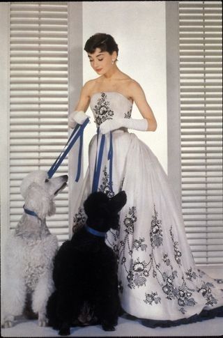 いつまでもずーっと憧れ♡美しく輝くオードリー・ヘプバーンのdress姿＊にて紹介している画像