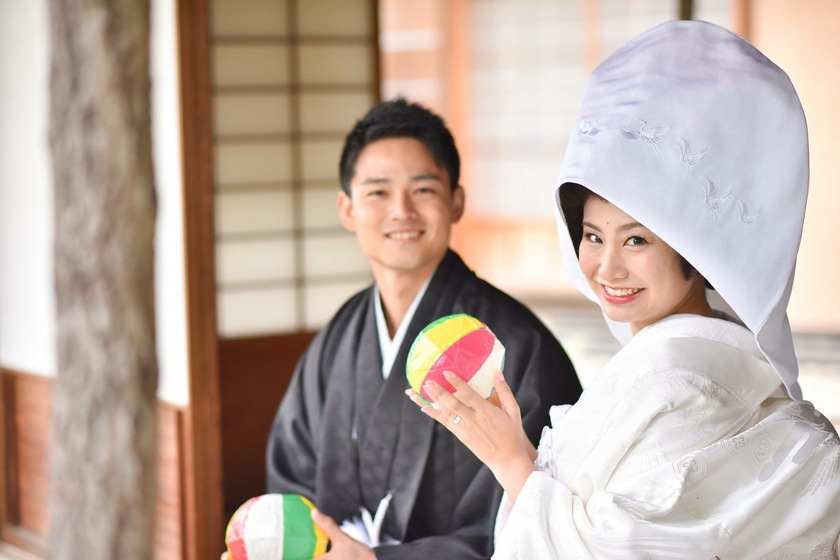 "Reasons Why Choosing a 'Shiro-muku' for Pre-Wedding and Post-Wedding Photos is a Dream Worth Trying at Least Once in Your Life!"にて紹介している画像