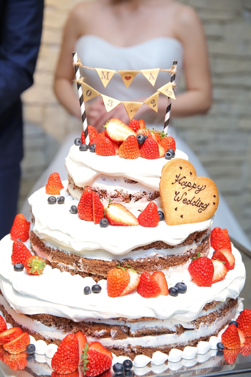Choose Your Favorite ♡ 10 Popular and Classic Wedding Cake Designs to Showcase at the Reception*にて紹介している画像