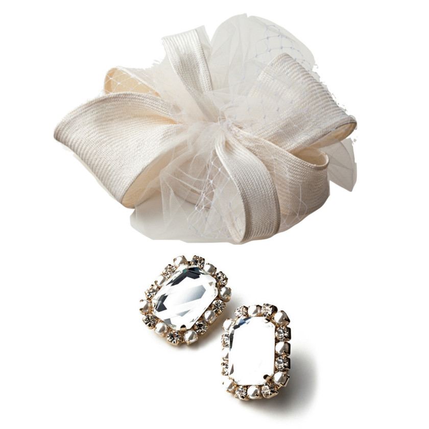 Classic Designs: The Right Way to Play with Accessories! How to Wear an A-Line Wedding Dress ♡にて紹介している画像