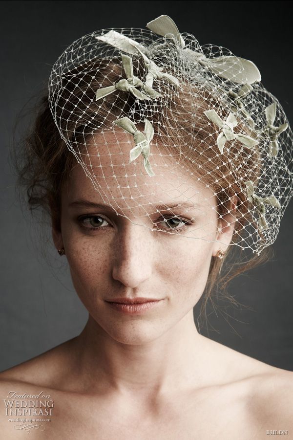 Can't Take My Eyes Off Him♡ Create an Adorably Cute and Pure Bride with a Short Veil*にて紹介している画像