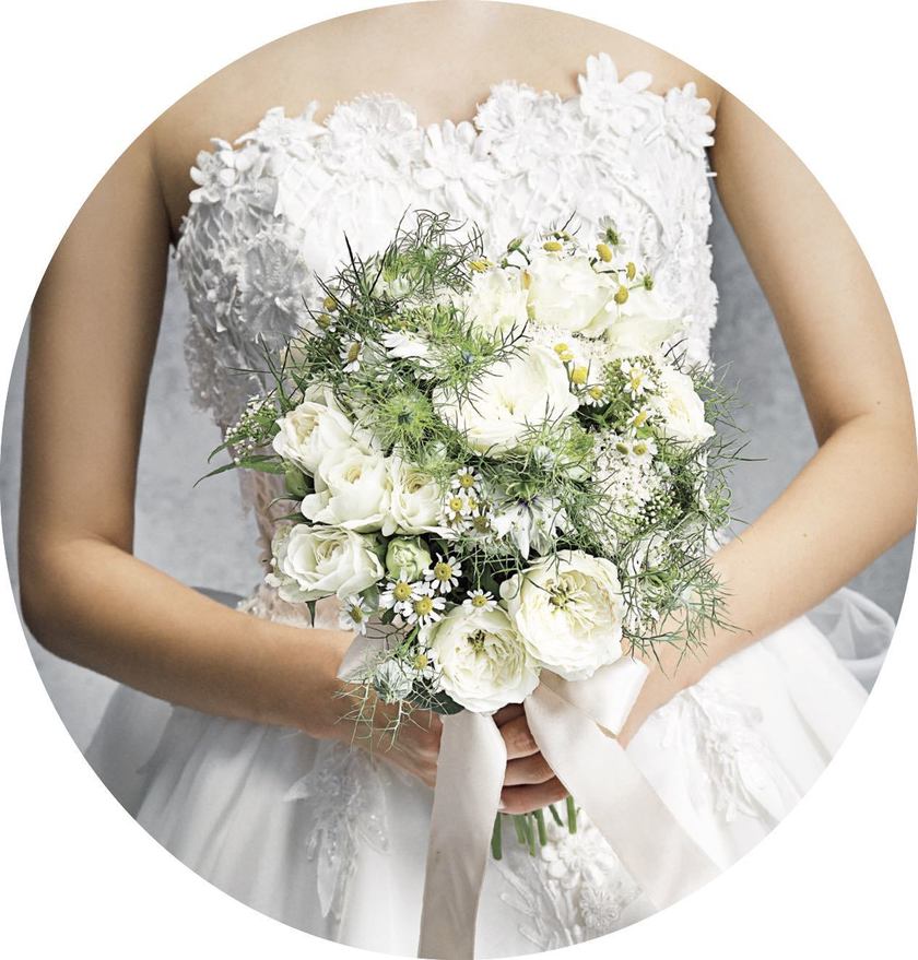 "Must-Ask Florists for Your Bouquet: 8 Handpicked Choices Bursting with Style and Passion♡"にて紹介している画像