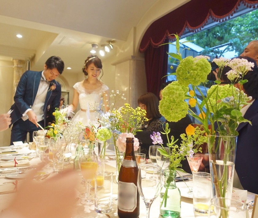 "盲点だった！" / "If You Want to Make Your Guest Table Perfectly Cute, Beware of the Beer Bottles!"にて紹介している画像