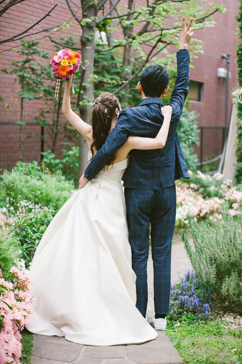 "Why You Should Hire a Professional Photographer for Your After-Party: A Compilation of Positive Feedback"にて紹介している画像