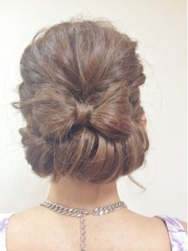 Full of Girly Taste: A Cute Ribbon Hair Arrangement Catalog by Four Different Styles ♩にて紹介している画像