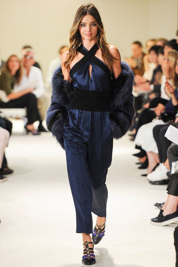 Every Girl's Dream: Imitate Miranda Kerr's Inviting Dress!にて紹介している画像