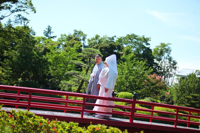 "Reasons Why Choosing a 'Shiro-muku' for Pre-Wedding and Post-Wedding Photos is a Dream Worth Trying at Least Once in Your Life!"にて紹介している画像