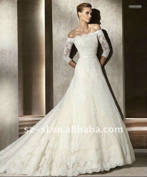 Stunningly Beautiful and Sexy Bridal Look: Dazzle in an Off-Shoulder Dress!にて紹介している画像
