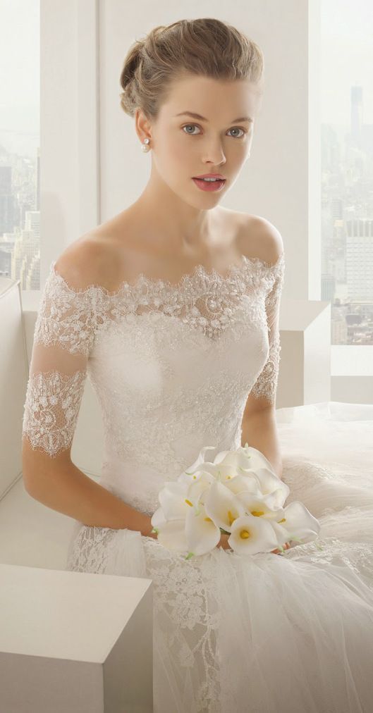 Stunningly Beautiful and Sexy Bridal Look: Dazzle in an Off-Shoulder Dress!にて紹介している画像