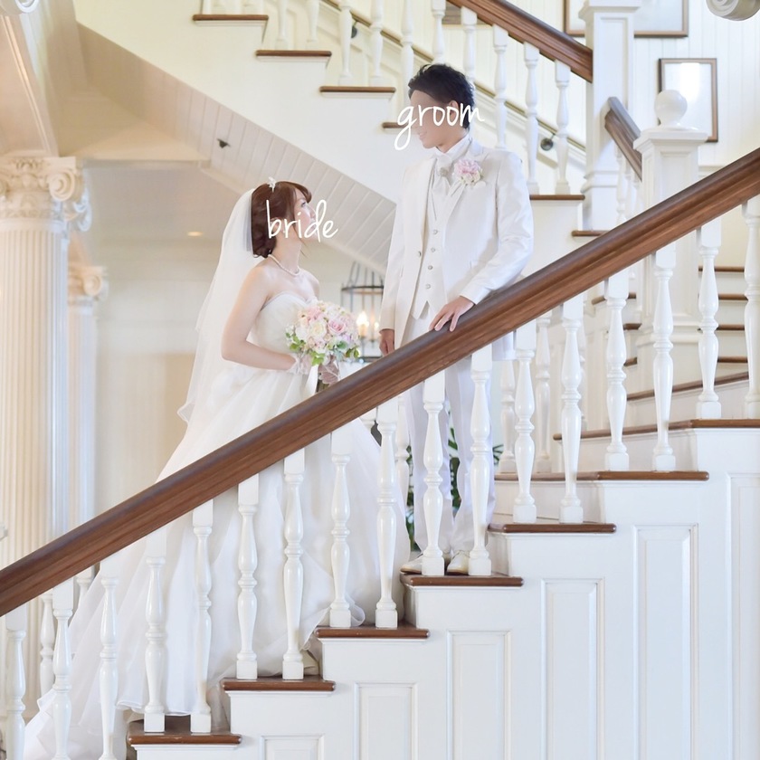 ロマンティックで美しい一枚が残せる。結婚式場の《階段》で撮るウェディングフォトまとめ＊にて紹介している画像