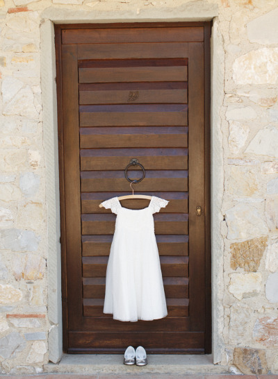 A Romantic Wedding Featuring White Roses: A Showcase of Everything♡にて紹介している画像