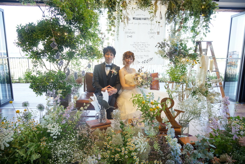 "10 Adorable Natural Centerpieces with Green Takasago Flowers for Your Wedding Reception"にて紹介している画像