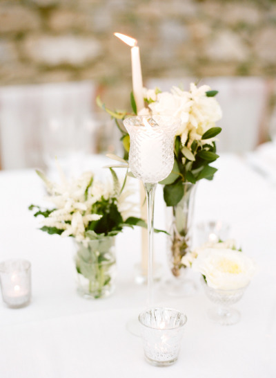 A Romantic Wedding Featuring White Roses: A Showcase of Everything♡にて紹介している画像