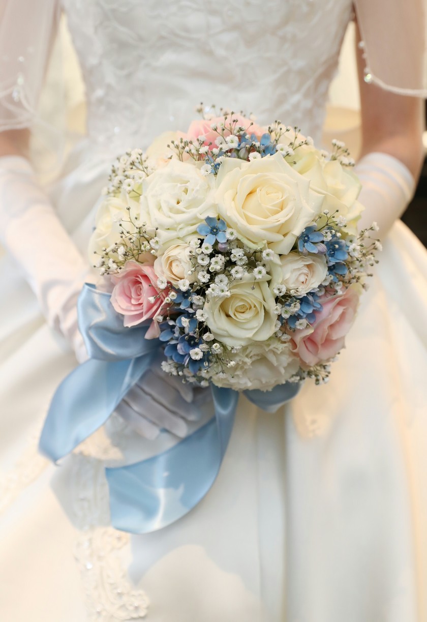 "Dear Experienced Brides: What Did You Actually Choose for Your 'Something Four'?"にて紹介している画像