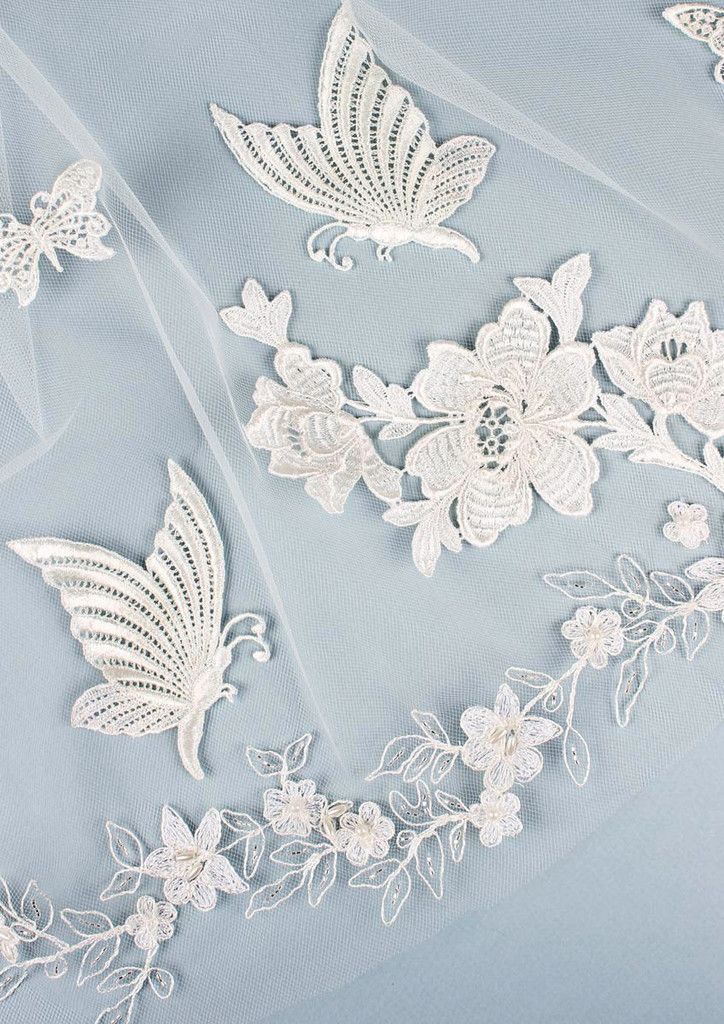 どう考えても可愛い！蝶々が飛び交うベールがロマンティックすぎる...♡にて紹介している画像