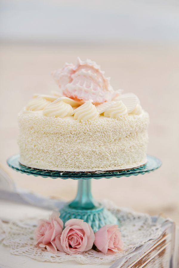 Dreaming of The Little Mermaid: 3 Lessons for a Shell-Inspired Romantic Wedding♡にて紹介している画像