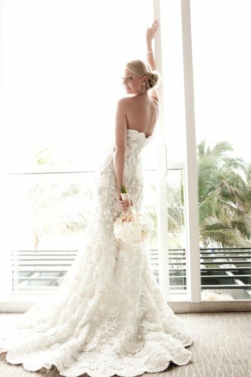 Dreaming of The Little Mermaid: 3 Lessons for a Shell-Inspired Romantic Wedding♡にて紹介している画像