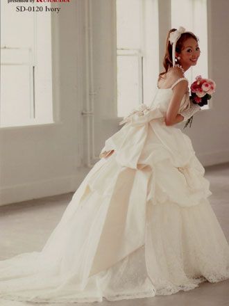 A Stunning Variety of Colors and Designs: Check Out Uno-chan's Produced Dresses from "Scena D'uno"!にて紹介している画像