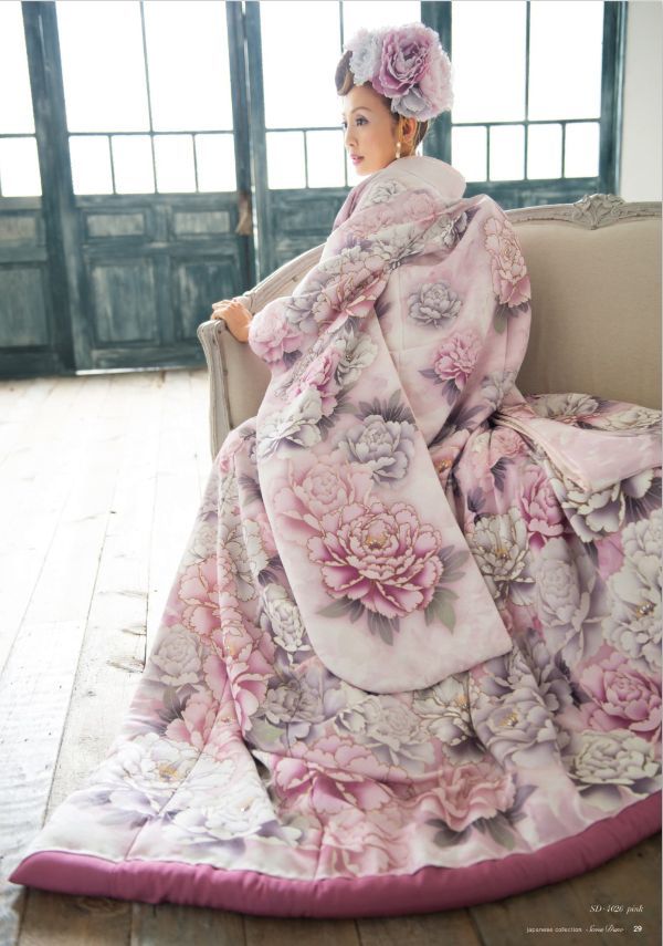 A Stunning Variety of Colors and Designs: Check Out Uno-chan's Produced Dresses from "Scena D'uno"!にて紹介している画像