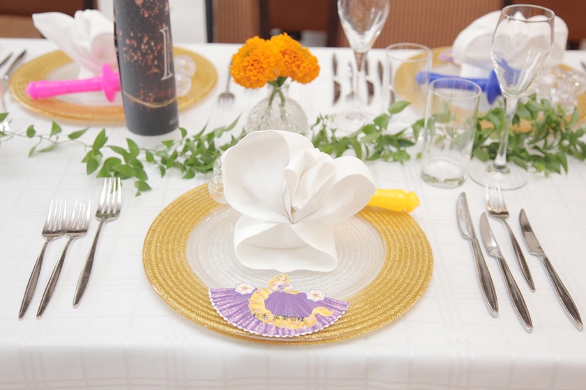 "7 Troubling and Hilarious Stories from Newlyweds Found Under the #WeddingRegrets Tag"にて紹介している画像