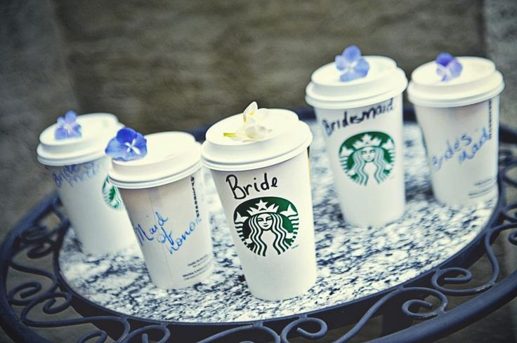 Trending in the USA! Couples are Getting Married at Starbucks! ❤️にて紹介している画像