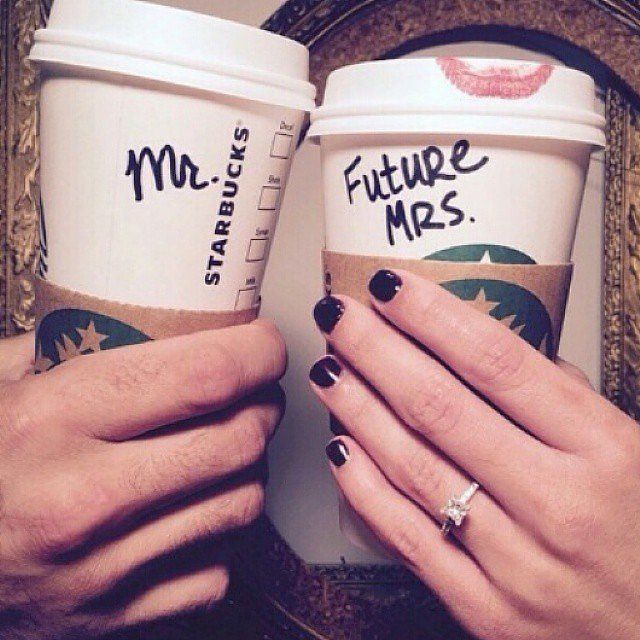 Trending in the USA! Couples are Getting Married at Starbucks! ❤️にて紹介している画像