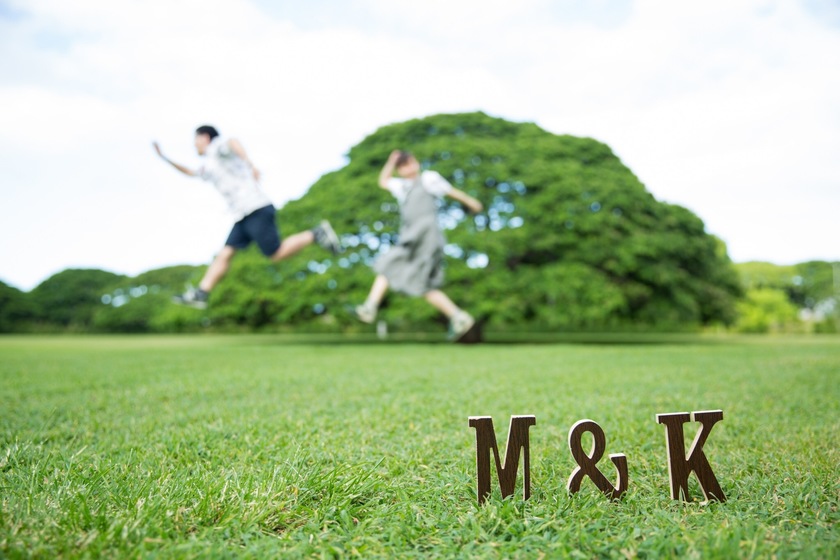 "Everyone is Doing DIY Now♡ / How to Take Cute Photos with Initial Objects♡"にて紹介している画像