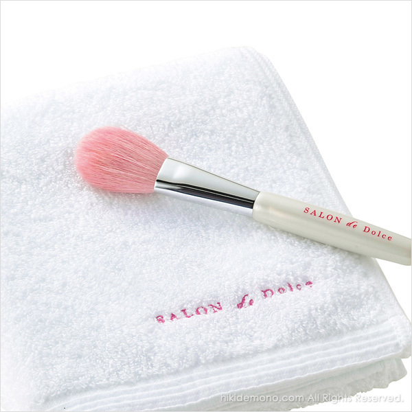 Collaboration of the Two Major Gift Items♡ Did You Know There is a Set Sale of "Kumano Brushes" and "Imabari Towels"?にて紹介している画像