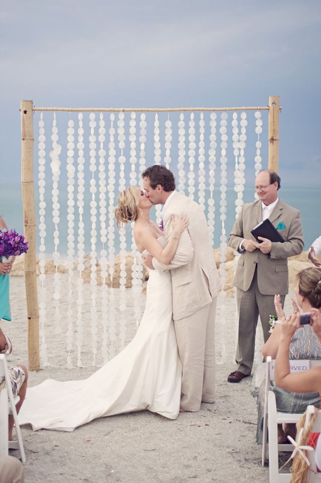 "I Want to Recreate the Brightest and Happiest Wedding in the World: Inspired by 'Mamma Mia!'"にて紹介している画像