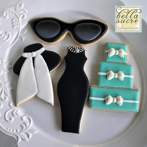 A Dazzling and Adorable Delight: The Tiffany Cupcakes! ♡にて紹介している画像