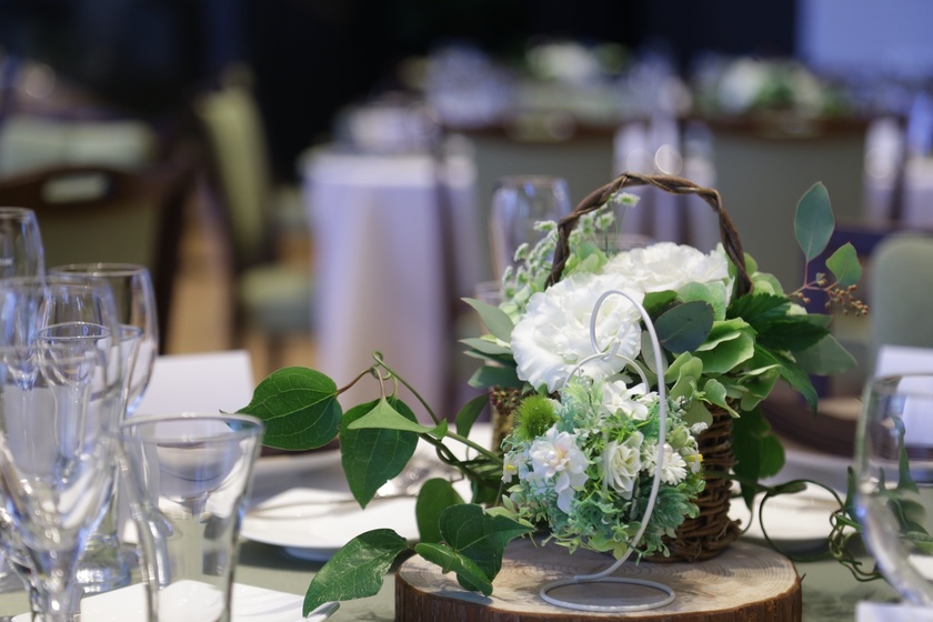 花瓶以外でもOK♩コーディネートが楽しくなる【花瓶以外でお花が活けられる】アイテムまとめにて紹介している画像