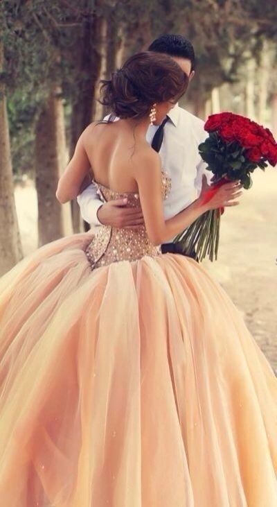 "Like a Ball: Have You Heard of the 'Ball Gown' That Makes You Look Like a French Doll?"にて紹介している画像