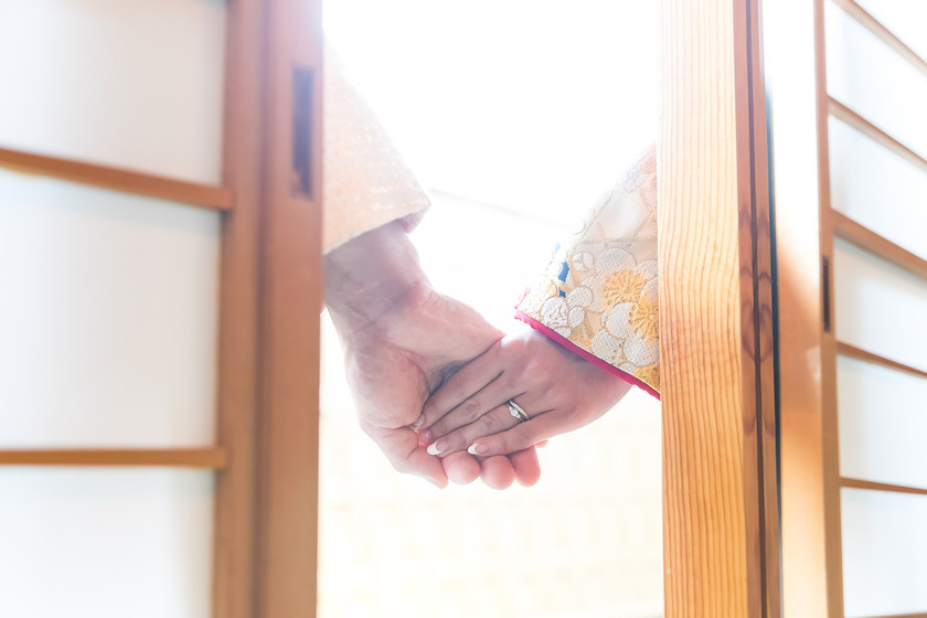 "Preparing for Pre-Shoot! A Complete Guide to Beautiful 'Hand Shots' in Japanese Traditional Attire"にて紹介している画像