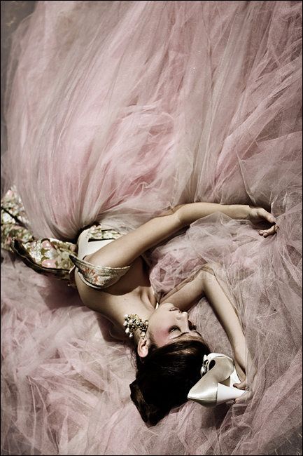 "Like a Ball: Have You Heard of the 'Ball Gown' That Makes You Look Like a French Doll?"にて紹介している画像