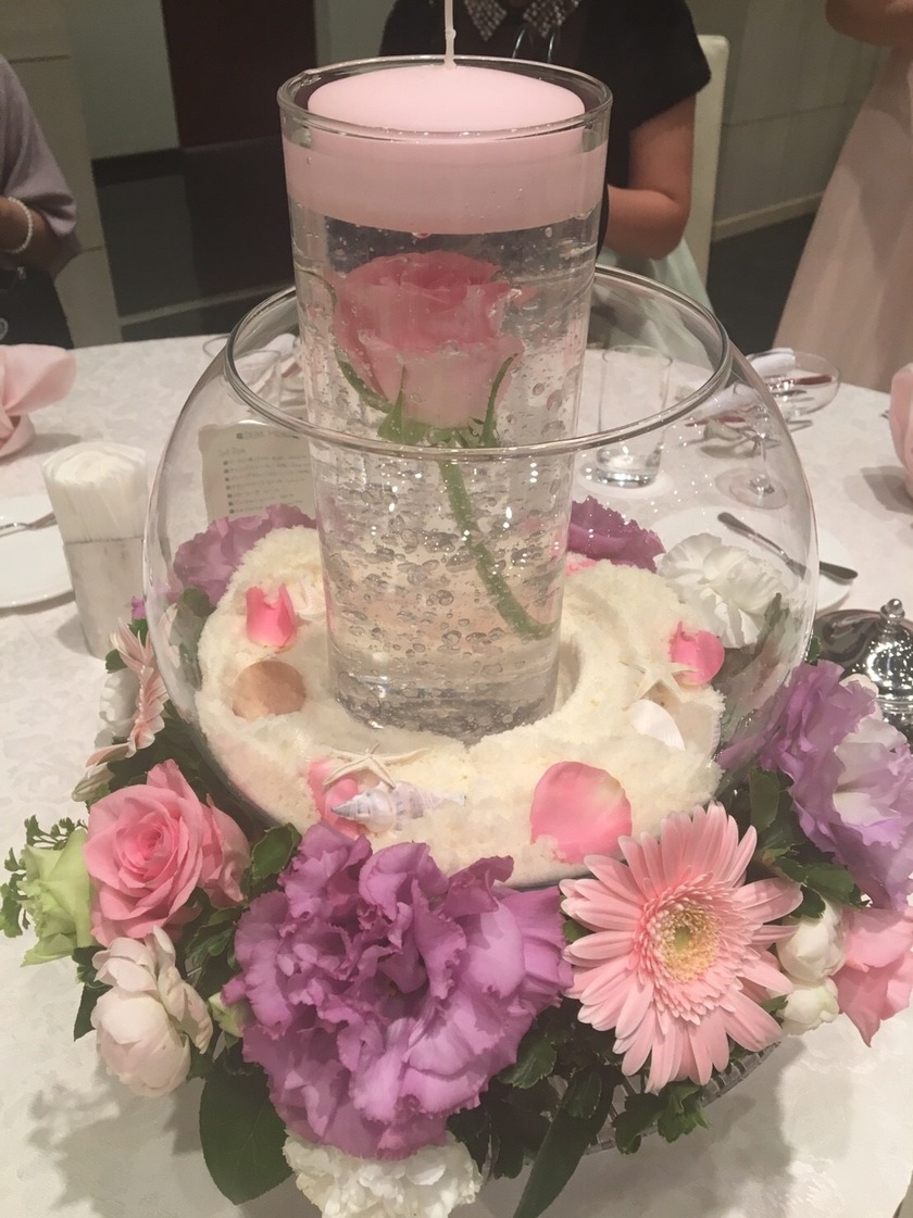 7 Unique and Charming Guest Table Flower Arrangements for a Touch of Personality♡にて紹介している画像