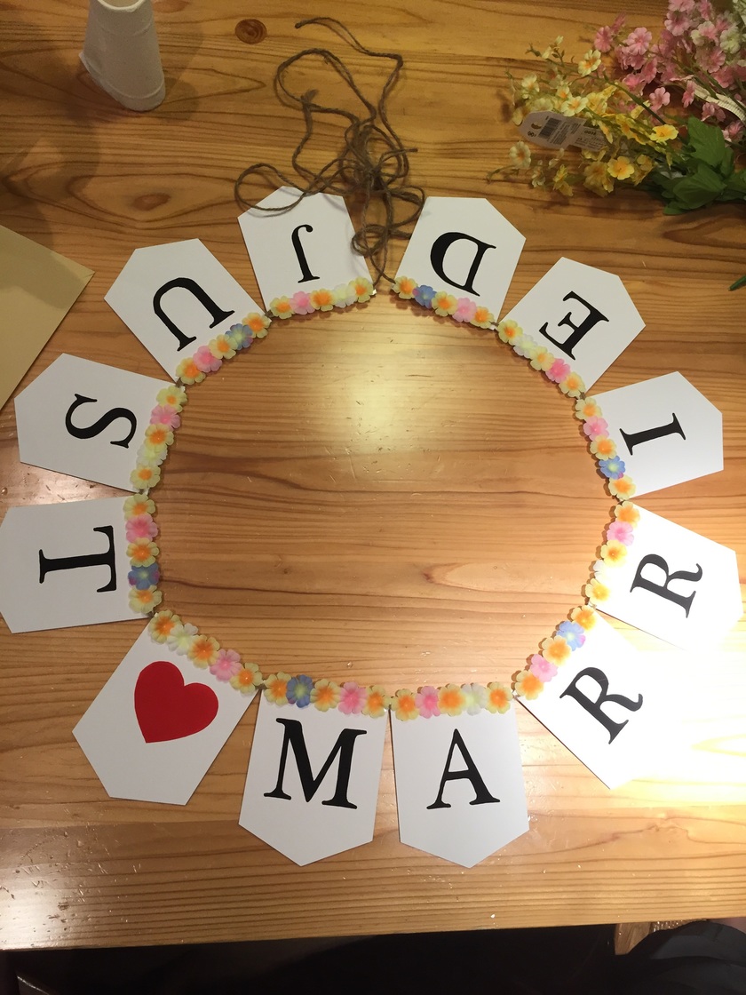 "7 Handmade Wedding Items Crafted Exclusively from 100 Yen Shop Materials"にて紹介している画像