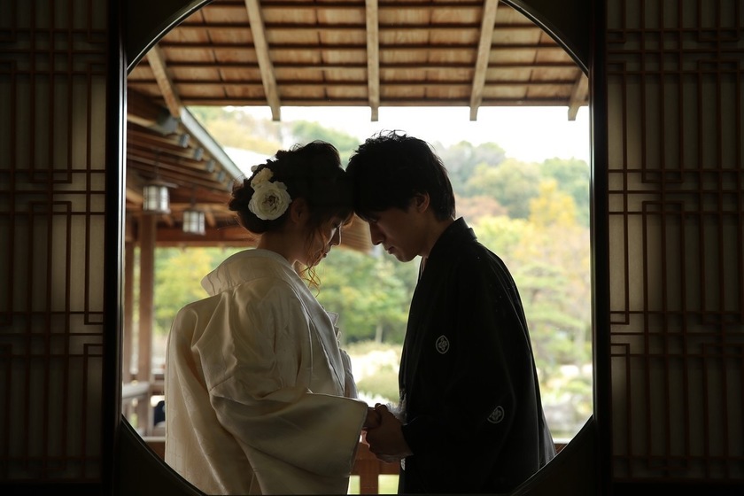 Transform into Taki and Mitsuha! The Trend of Wedding Photos Inspired by the Hit Movie "Your Name" is On the Rise♡にて紹介している画像