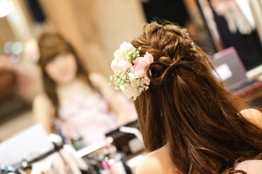 どんなスタイルがあるのか知っておこう！ブライダルヘアアレンジ基本の全10種類にて紹介している画像