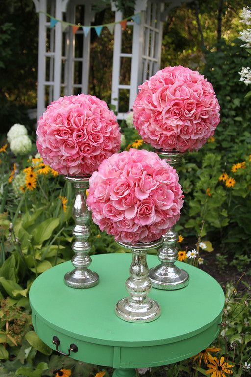 ちょっと変わった、不思議なブーケ！まんまるのボールブーケが可愛くて胸キュン♡にて紹介している画像