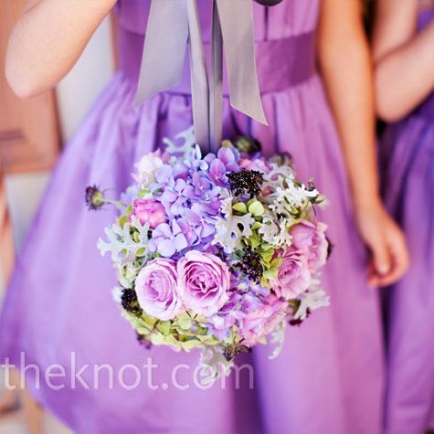 ちょっと変わった、不思議なブーケ！まんまるのボールブーケが可愛くて胸キュン♡にて紹介している画像