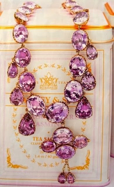 Gathering Beautiful Accessories Adorned with Sparkling Gemstones ♡にて紹介している画像